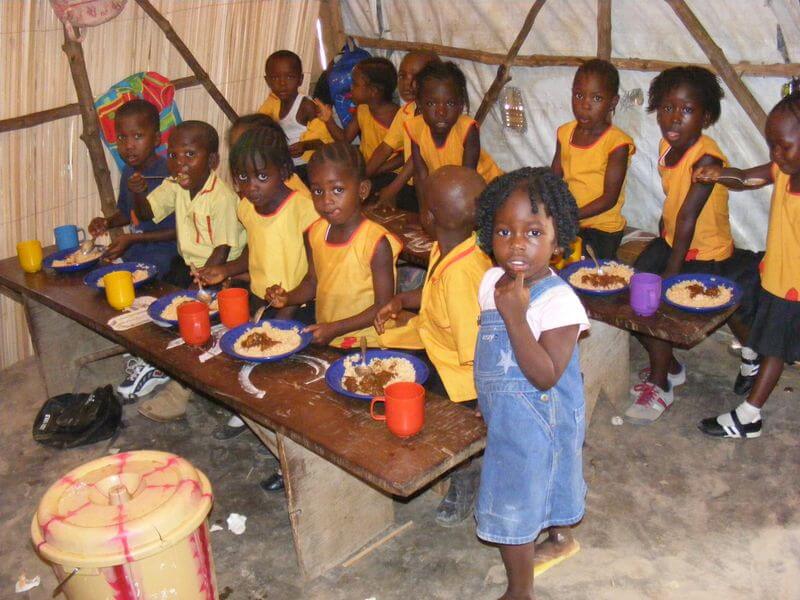 Projekt des Monats - Grassfield-Schule in Freetown